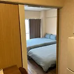 Two Devided Rooms With Two Large Beds Close To Nipponbashi