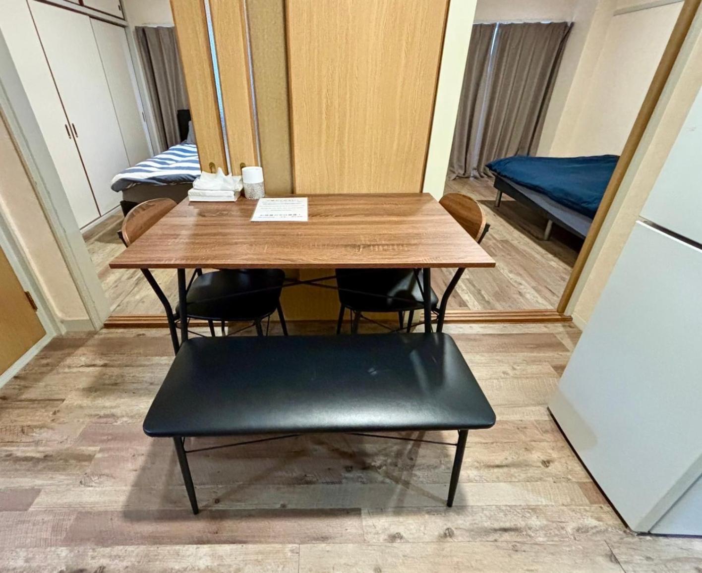 Two Devided With Two Large Beds Close To Nipponbashi Apartment
